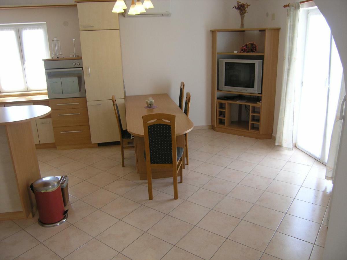 Apartman Juric Apartment Veglia Exterior foto